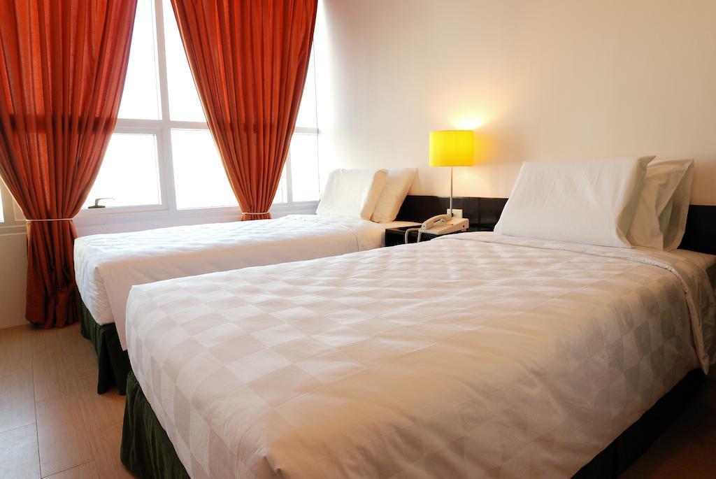 Go Hotels Plus Mandaluyong Værelse billede