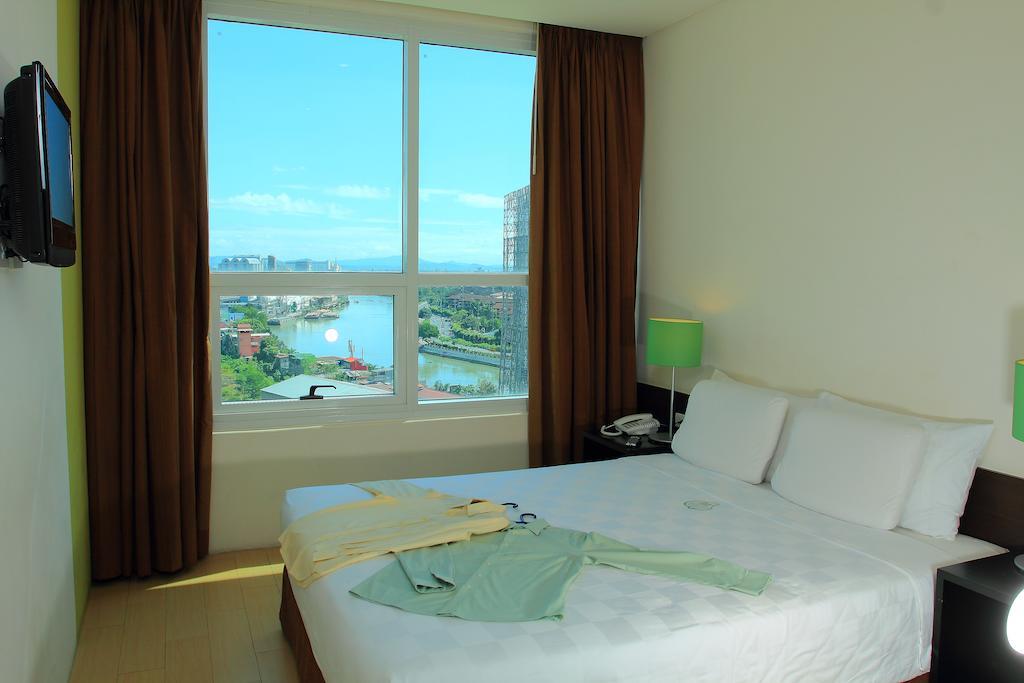 Go Hotels Plus Mandaluyong Værelse billede