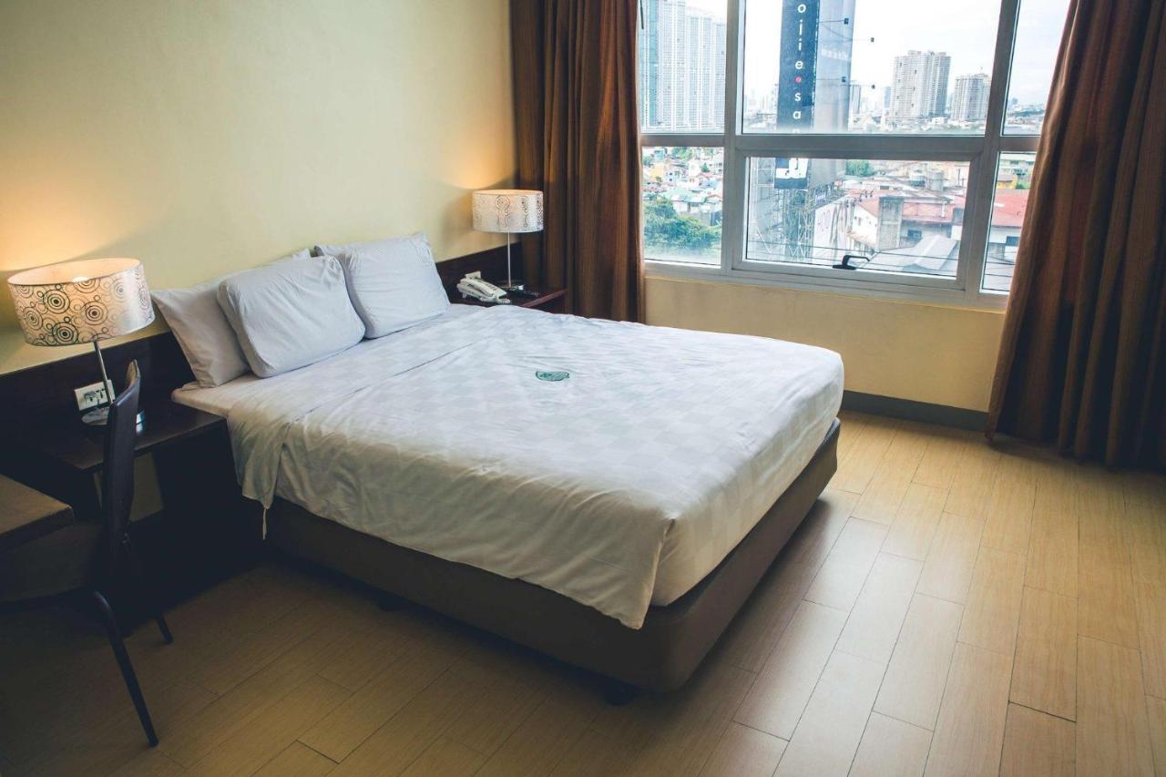 Go Hotels Plus Mandaluyong Eksteriør billede