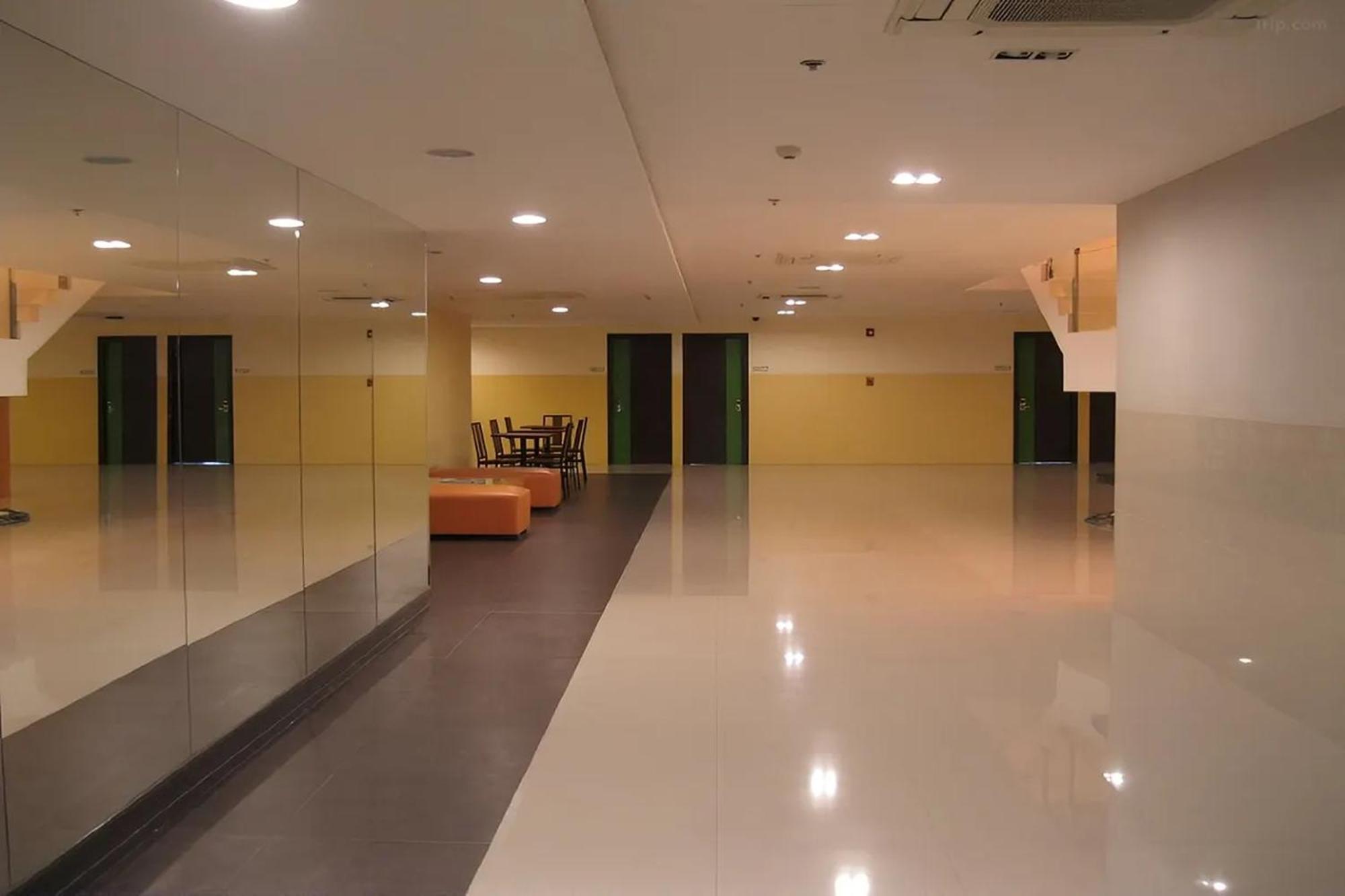 Go Hotels Plus Mandaluyong Eksteriør billede