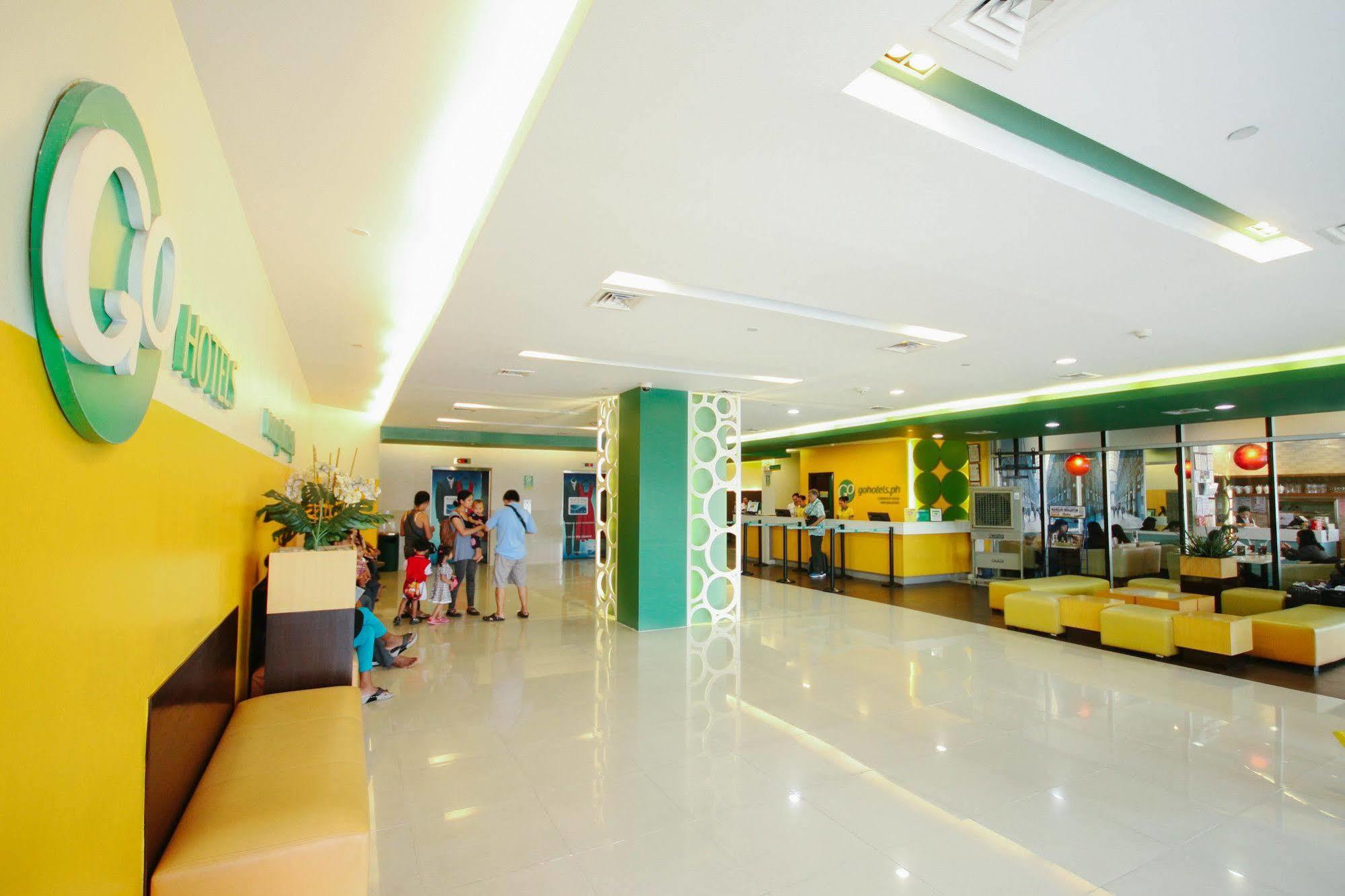 Go Hotels Plus Mandaluyong Eksteriør billede